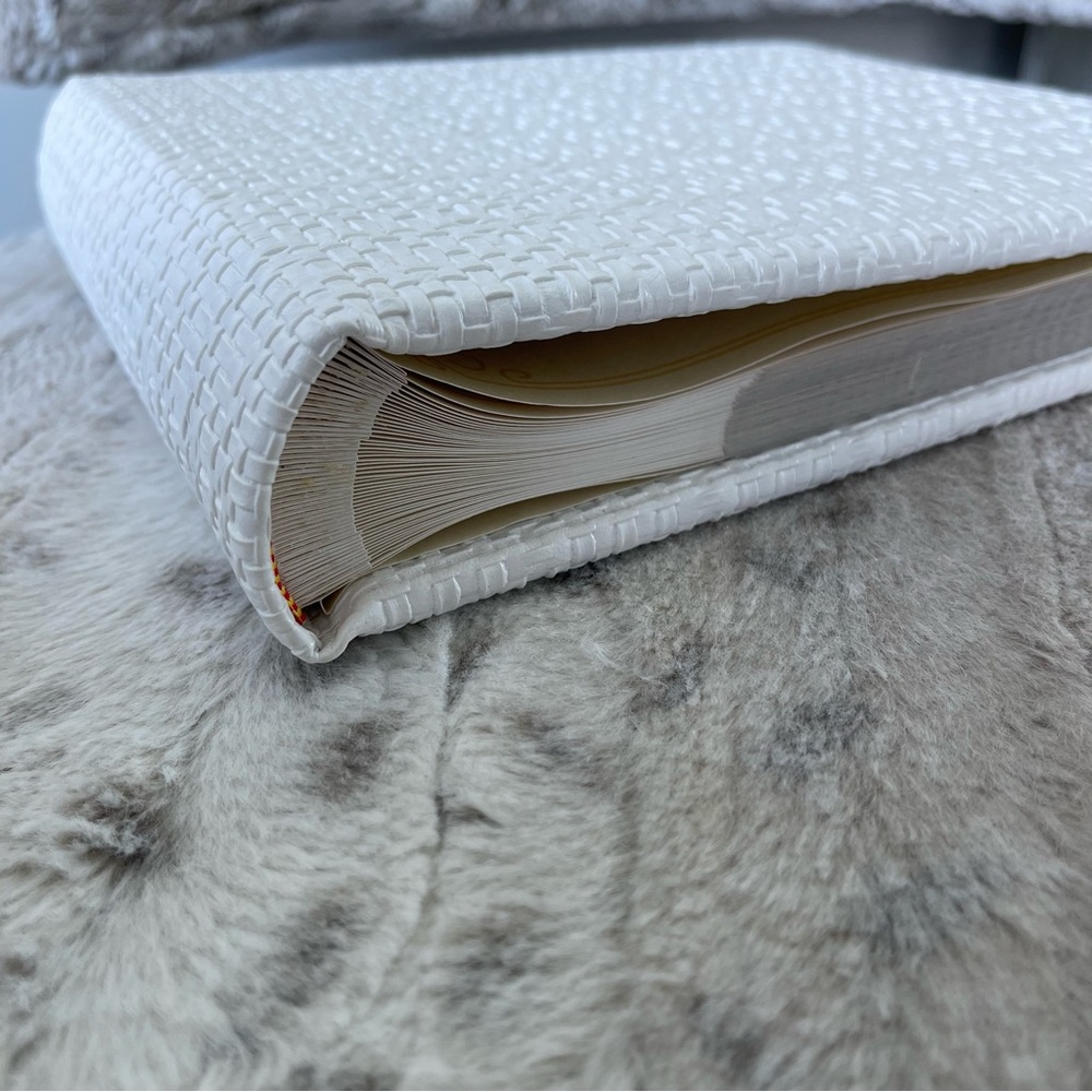 NEW Beautiful textured photo album